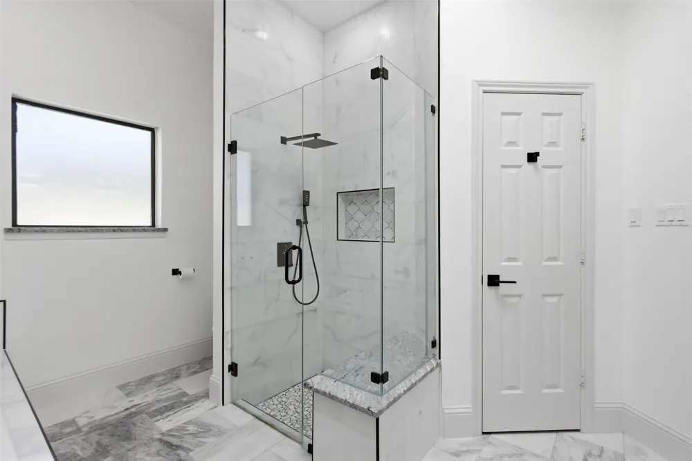 1821 Quail Run Drive Corinth, TX 76208