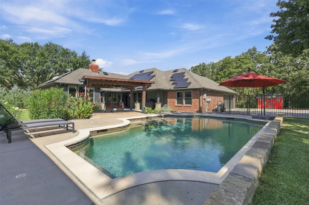 1821 Quail Run Drive Corinth, TX 76208