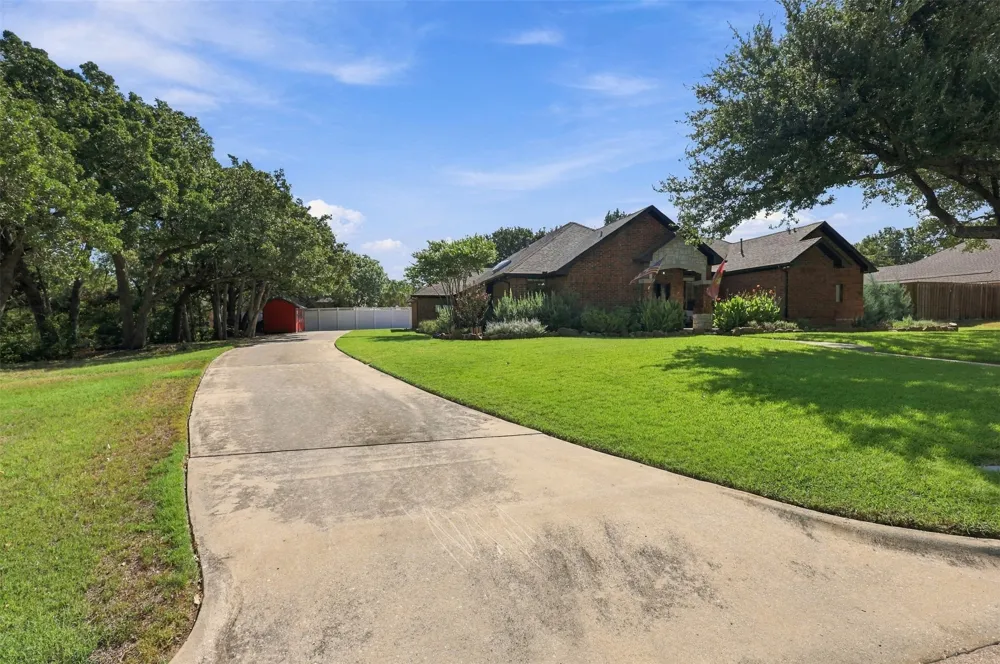 1821 Quail Run Drive Corinth, TX 76208