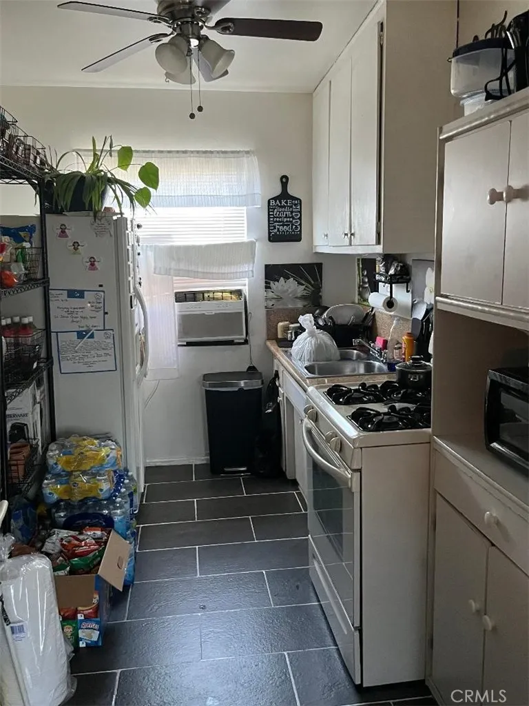 1117 East 85th Los Angeles, CA 90001