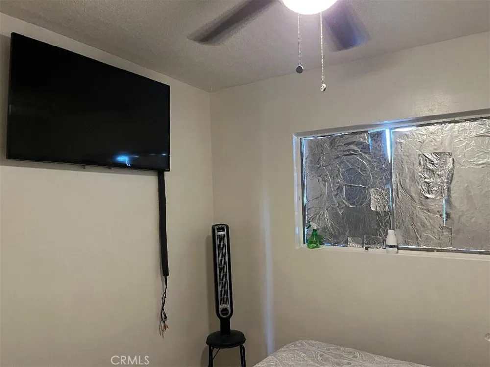 1117 East 85th Los Angeles, CA 90001