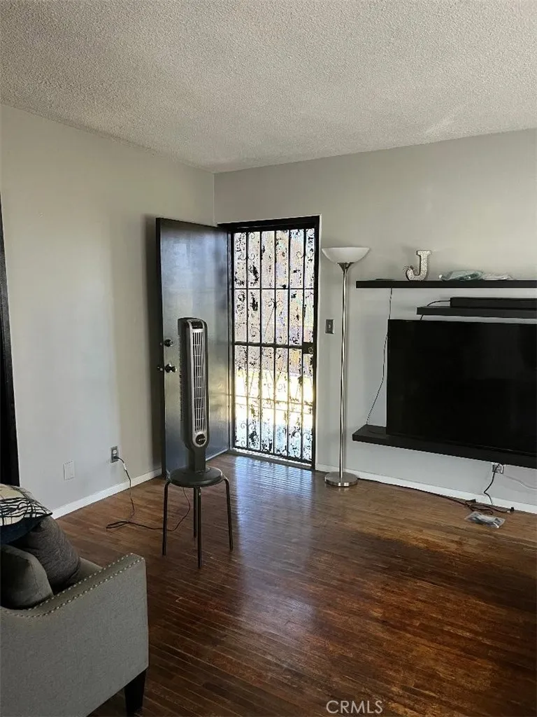 1117 East 85th Los Angeles, CA 90001