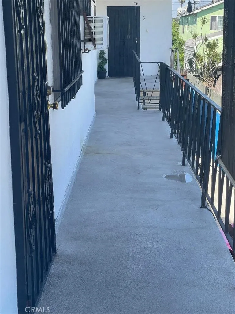 1117 East 85th Los Angeles, CA 90001