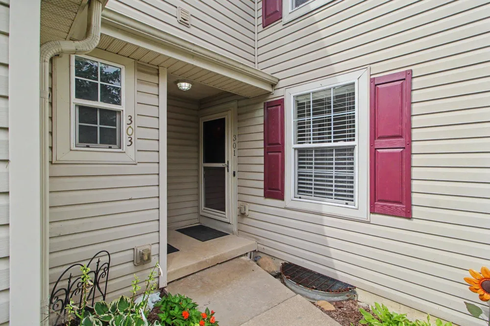 301 Victoria Drive Dexter, MI 48130