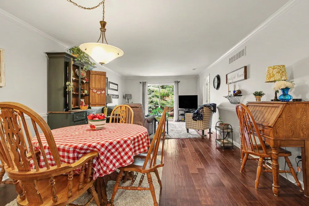 301 Victoria Drive Dexter, MI 48130