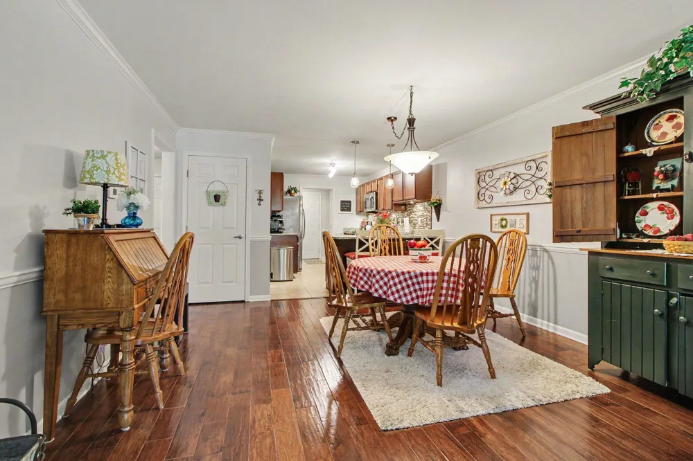 301 Victoria Drive Dexter, MI 48130
