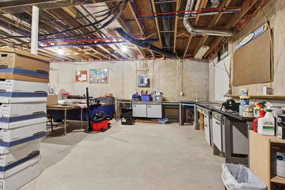 301 Victoria Drive Dexter, MI 48130