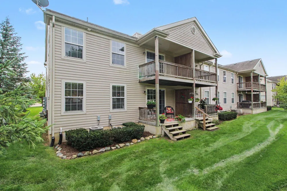 301 Victoria Drive Dexter, MI 48130