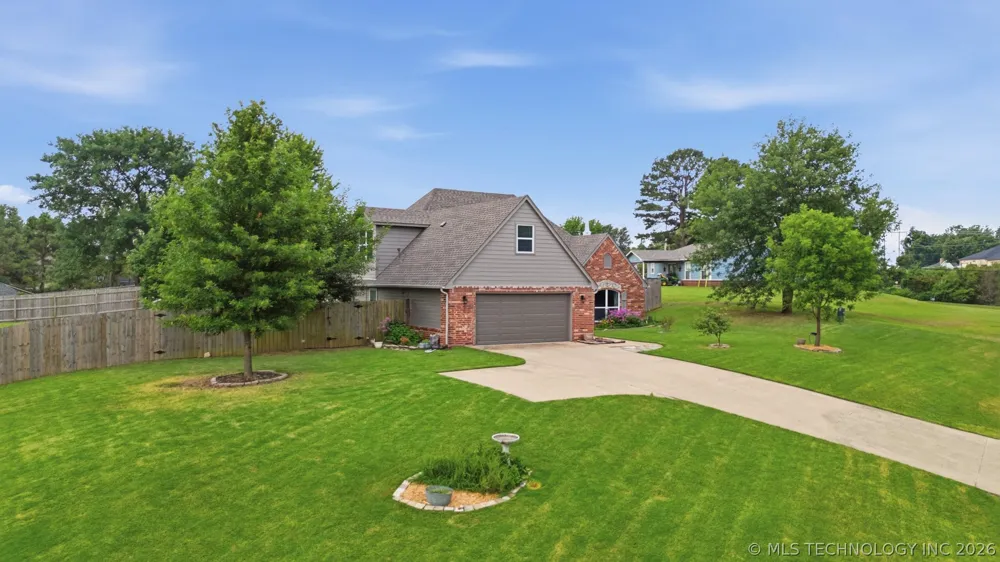 8012 W Cottonwood Avenue Claremore, OK 74019