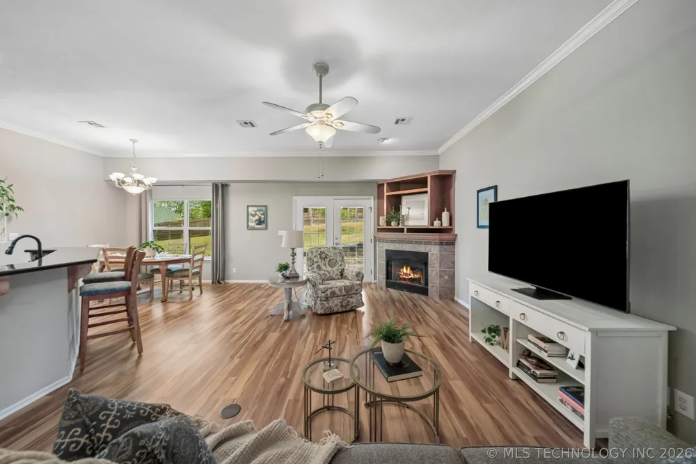 8012 W Cottonwood Avenue Claremore, OK 74019