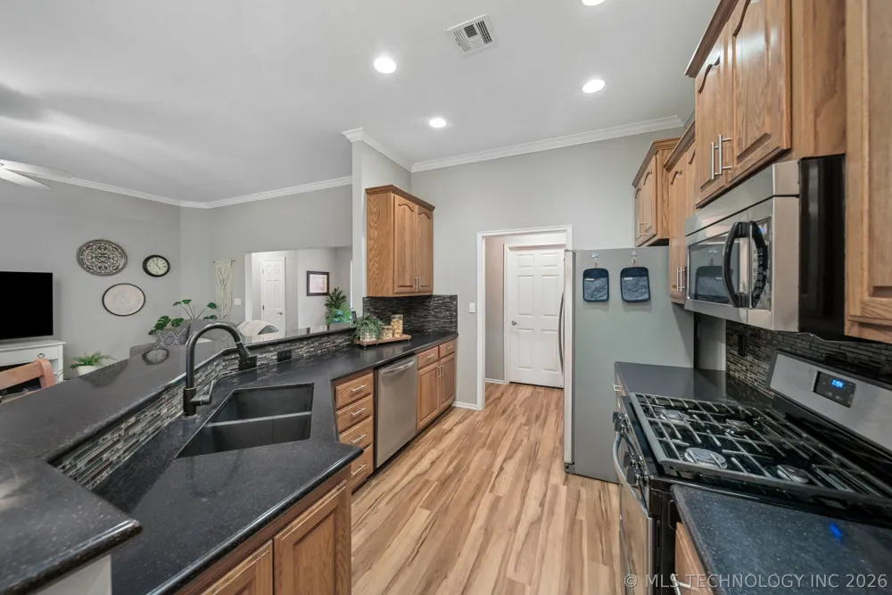 8012 W Cottonwood Avenue Claremore, OK 74019