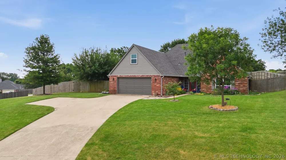 8012 W Cottonwood Avenue Claremore, OK 74019