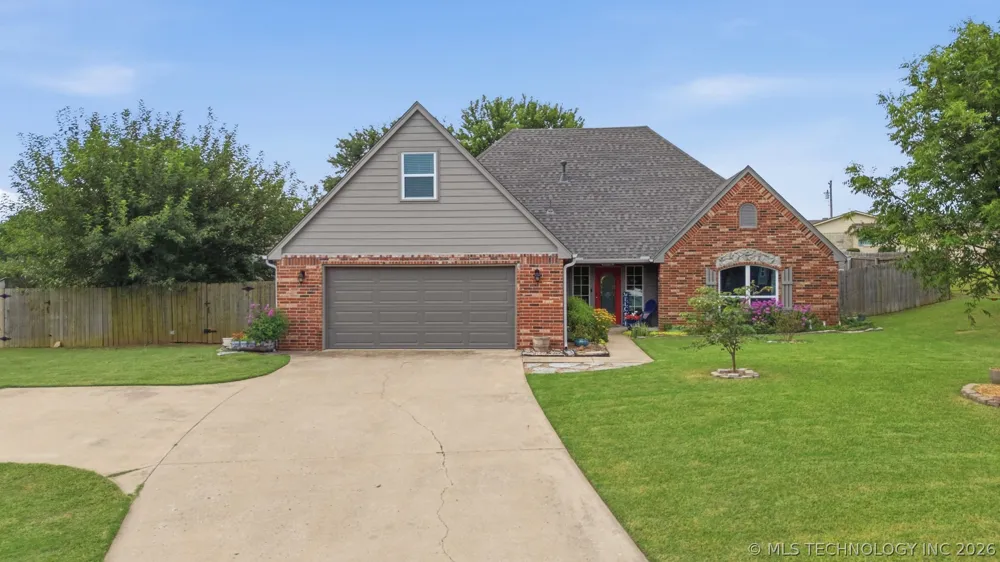 8012 W Cottonwood Avenue Claremore, OK 74019