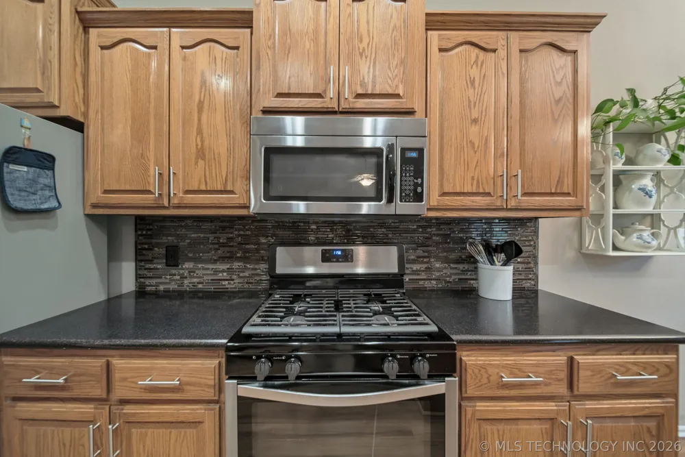 8012 W Cottonwood Avenue Claremore, OK 74019