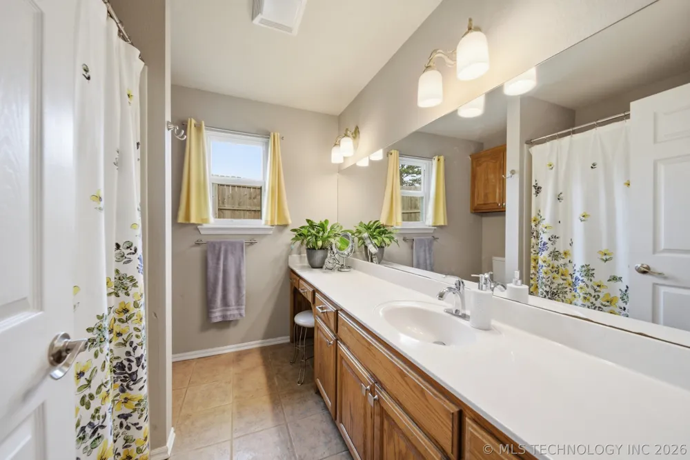 8012 W Cottonwood Avenue Claremore, OK 74019