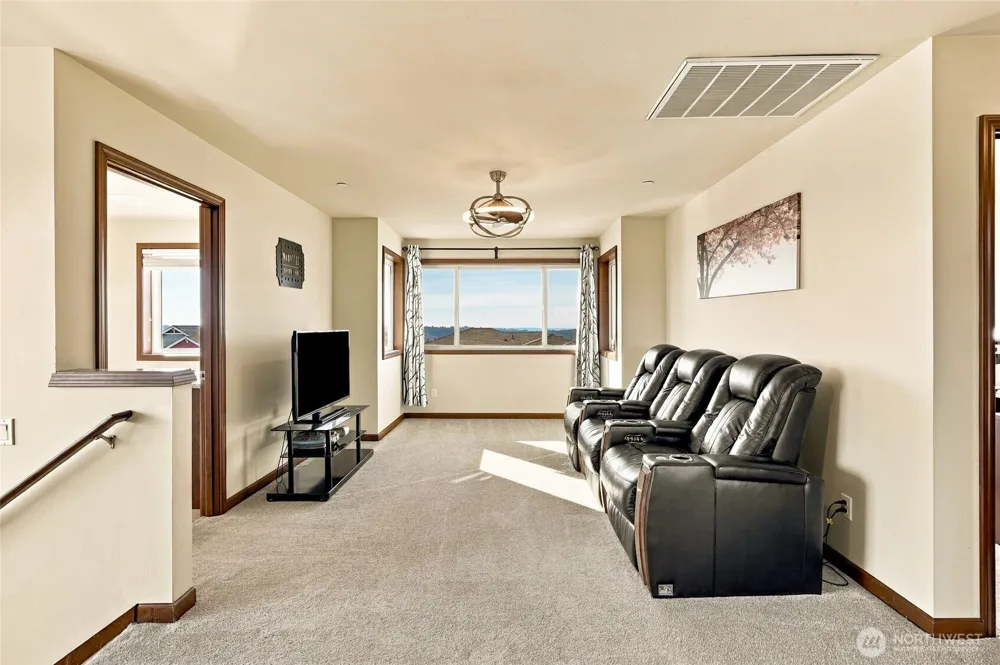 10908 177th Avenue Ct E Bonney Lake, WA 98391