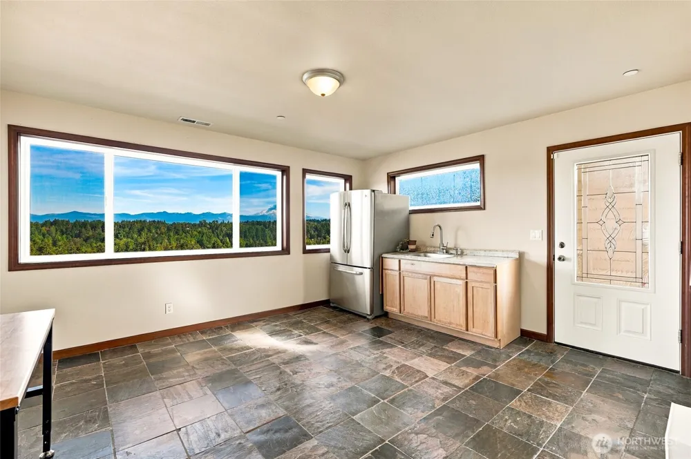 10908 177th Avenue Ct E Bonney Lake, WA 98391