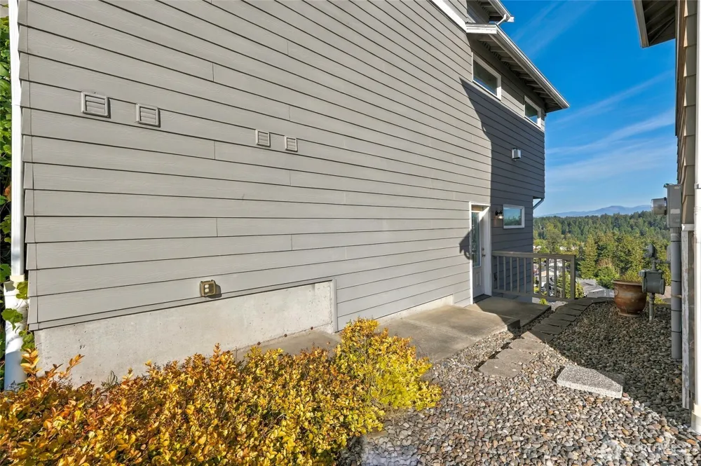 10908 177th Avenue Ct E Bonney Lake, WA 98391