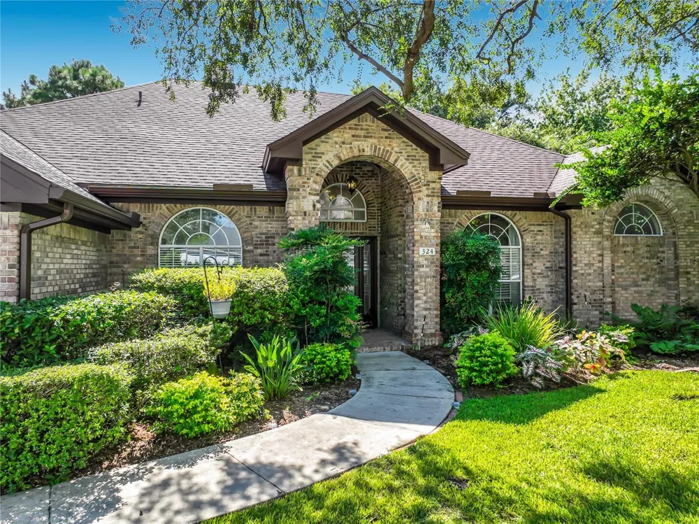 324 REMINGTON DRIVE Oviedo, FL 32765