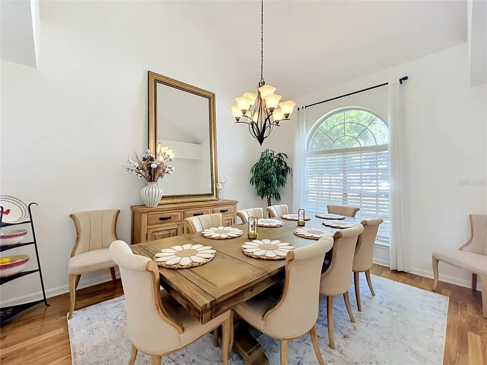 324 REMINGTON DRIVE Oviedo, FL 32765
