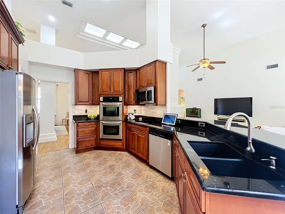 324 REMINGTON DRIVE Oviedo, FL 32765