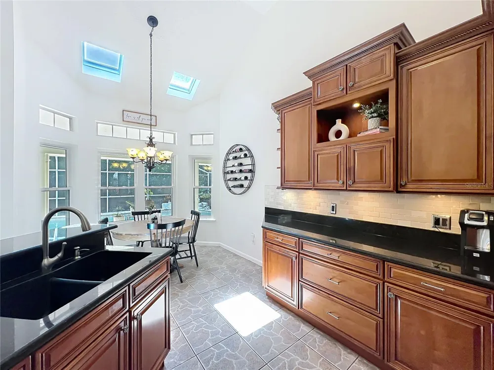 324 REMINGTON DRIVE Oviedo, FL 32765
