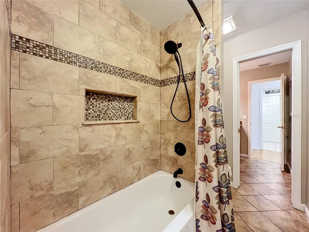 324 REMINGTON DRIVE Oviedo, FL 32765