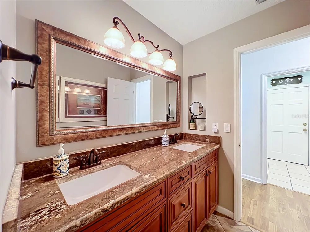 324 REMINGTON DRIVE Oviedo, FL 32765