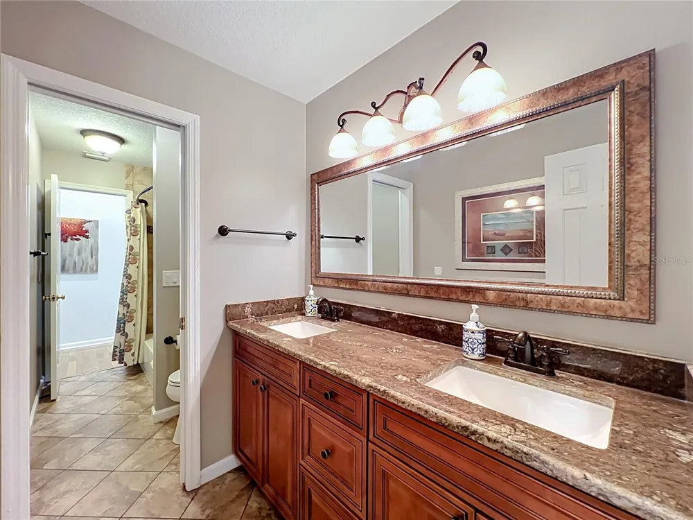 324 REMINGTON DRIVE Oviedo, FL 32765