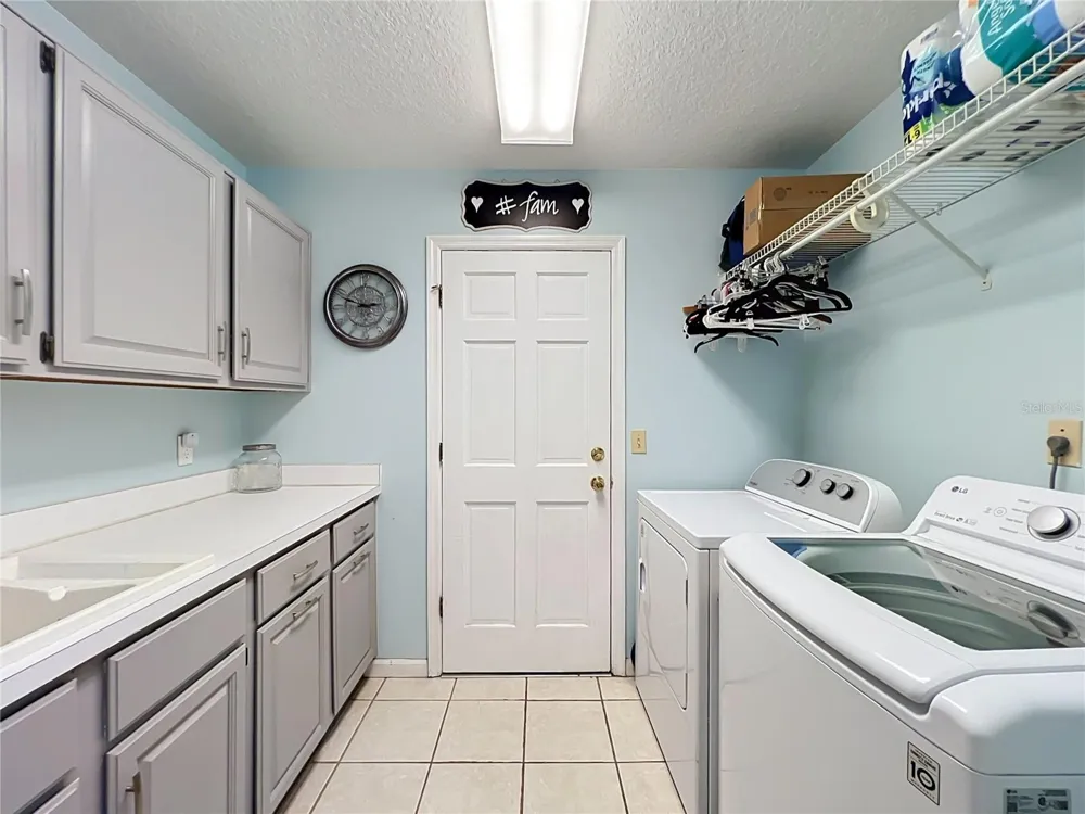 324 REMINGTON DRIVE Oviedo, FL 32765
