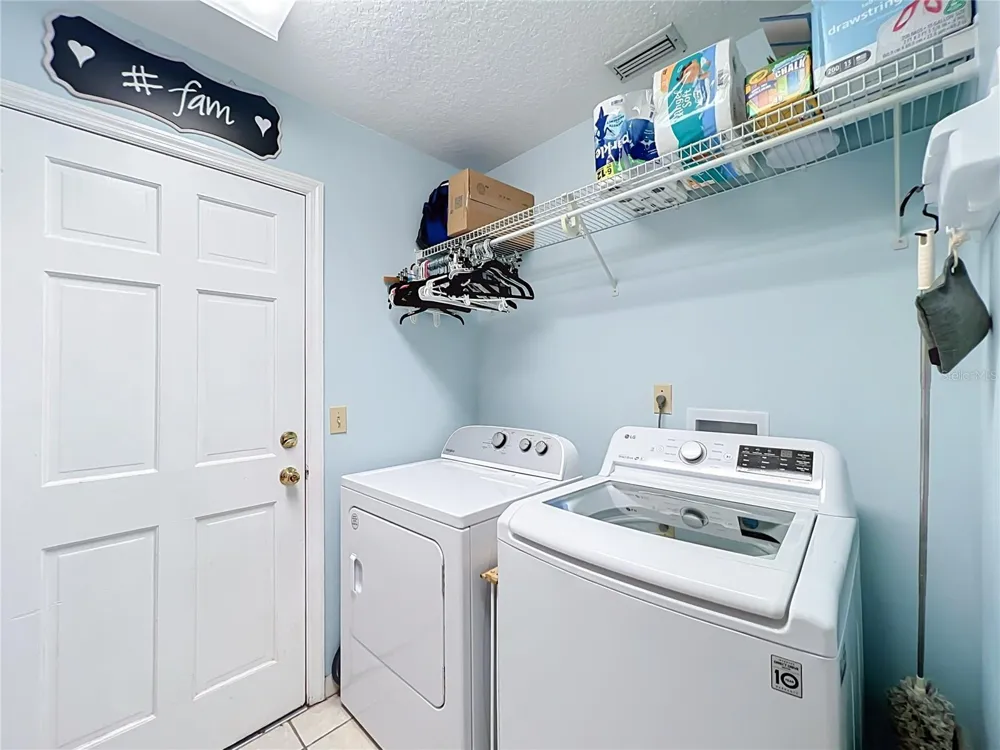 324 REMINGTON DRIVE Oviedo, FL 32765