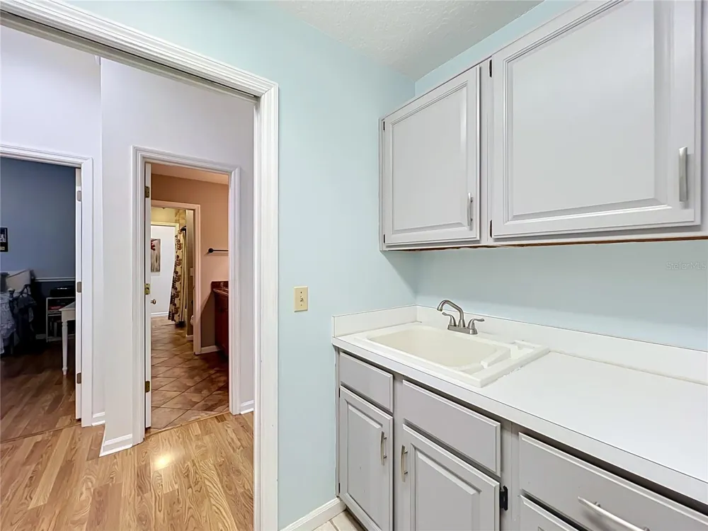 324 REMINGTON DRIVE Oviedo, FL 32765