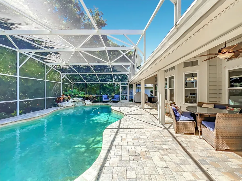 324 REMINGTON DRIVE Oviedo, FL 32765
