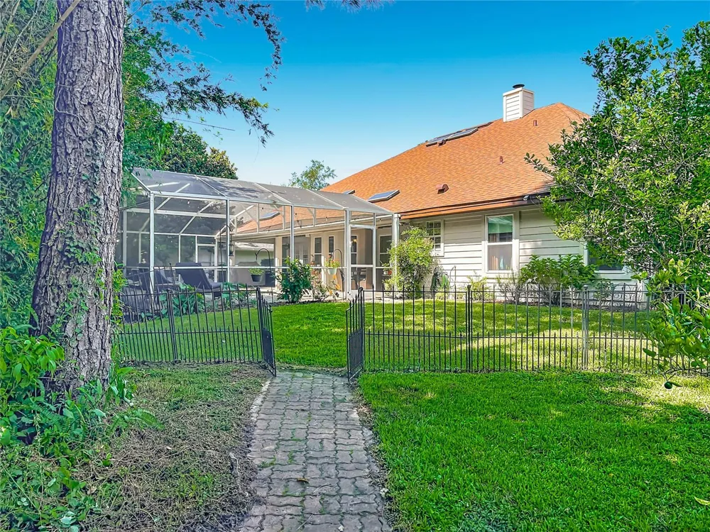 324 REMINGTON DRIVE Oviedo, FL 32765