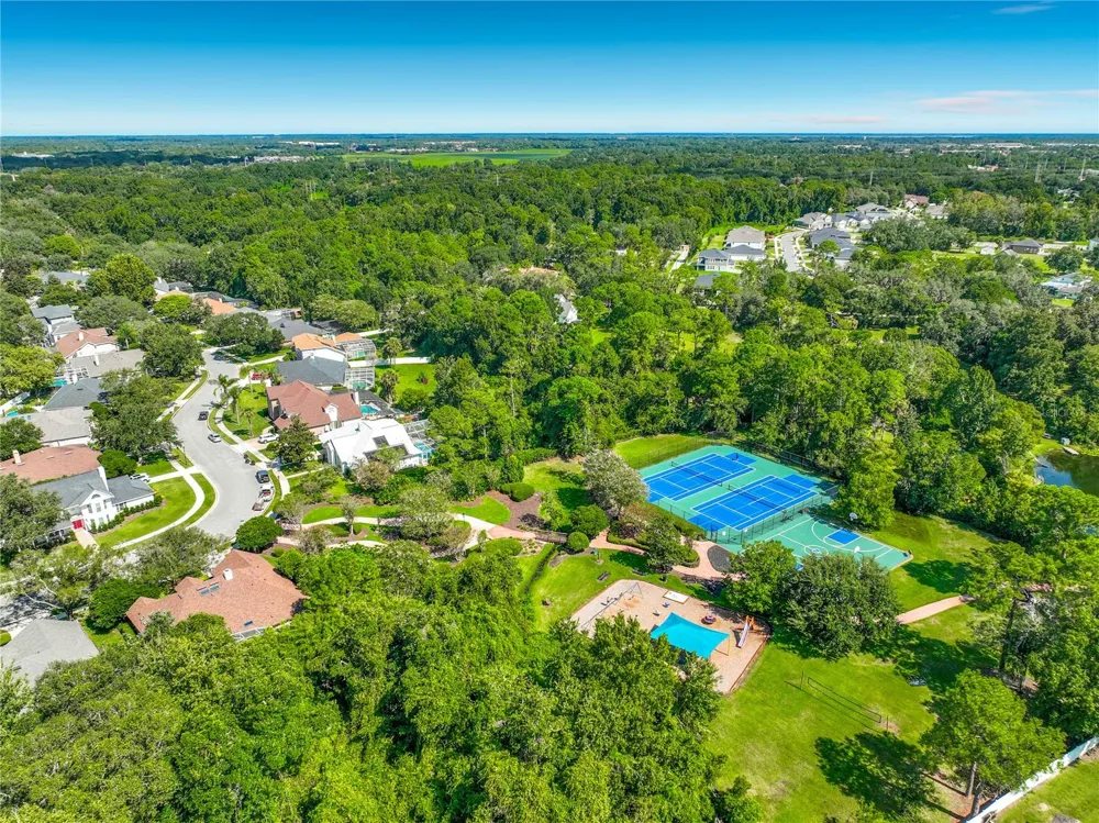 324 REMINGTON DRIVE Oviedo, FL 32765