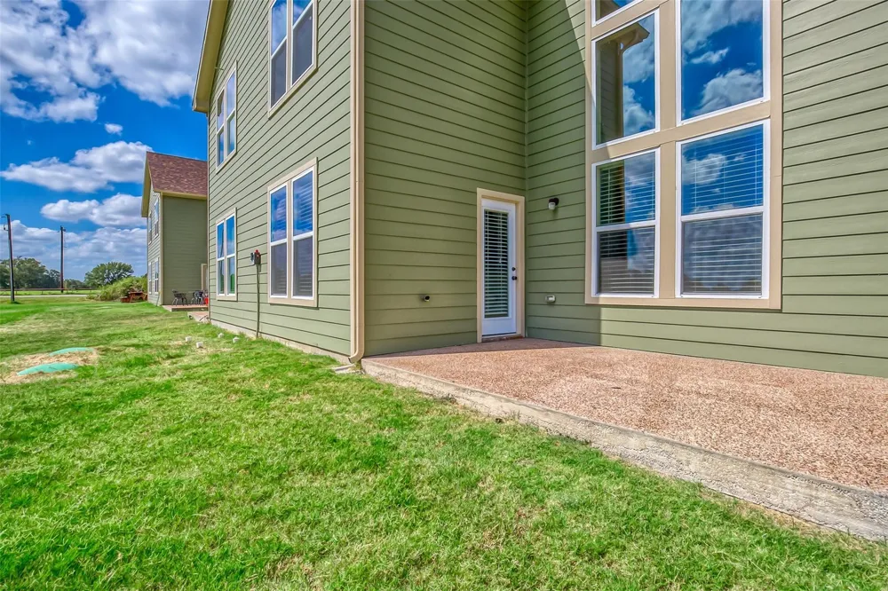 110 Eagle Meadow Brock, TX 76087