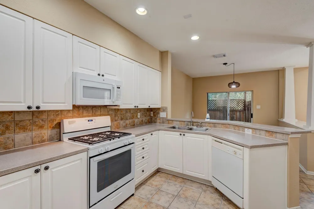 26 Stone Creek Place The Woodlands, TX 77382
