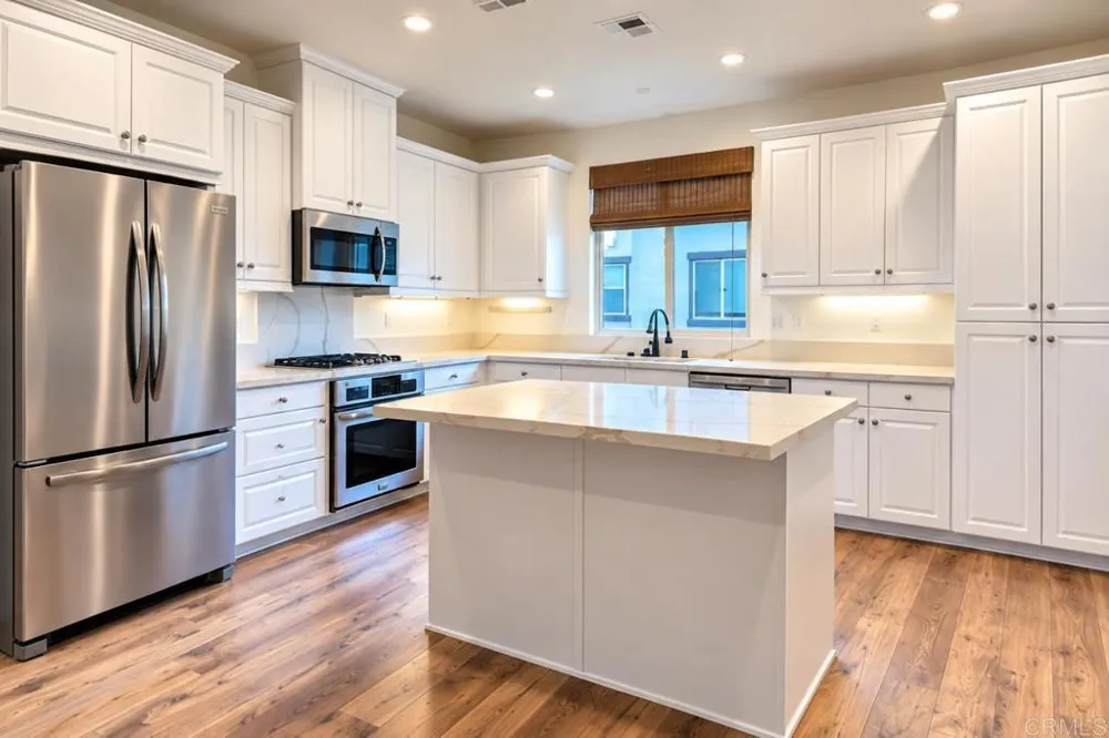2411 Verano Vista, CA 92084