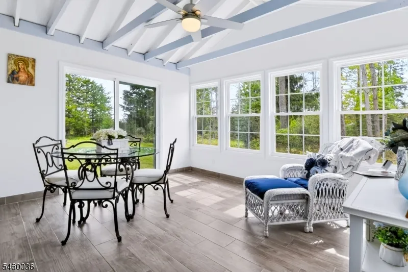7 Pinewood Ct Raritan, NJ 08822