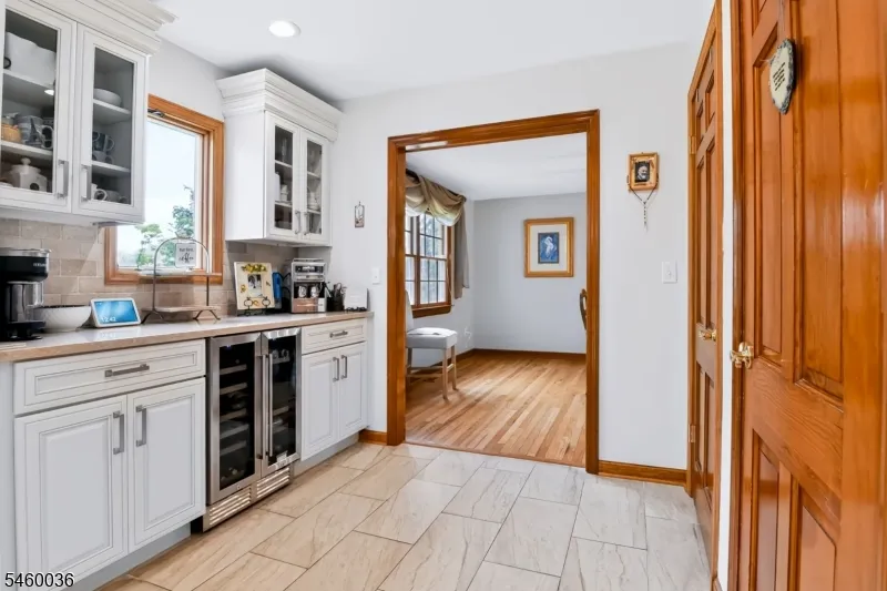 7 Pinewood Ct Raritan, NJ 08822