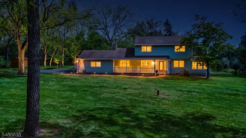 7 Pinewood Ct Raritan, NJ 08822