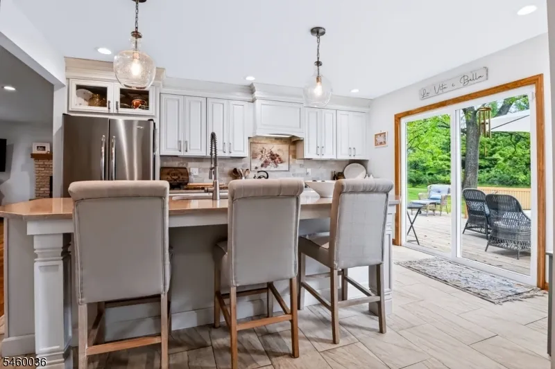 7 Pinewood Ct Raritan, NJ 08822