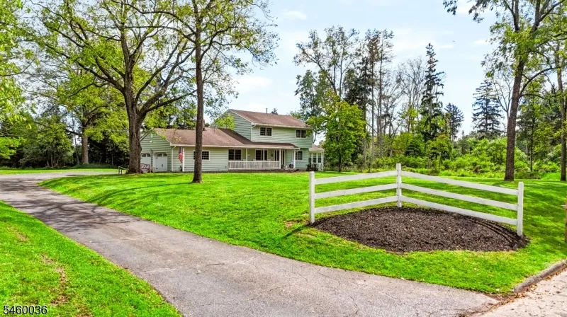 7 Pinewood Ct Raritan, NJ 08822