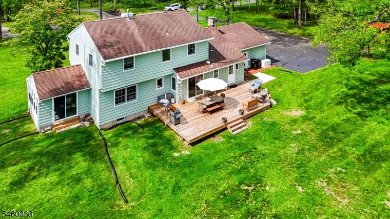 7 Pinewood Ct Raritan, NJ 08822