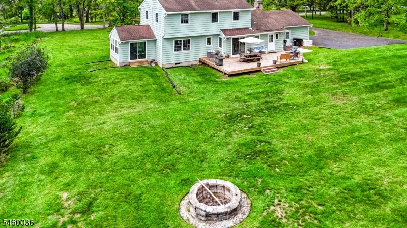 7 Pinewood Ct Raritan, NJ 08822