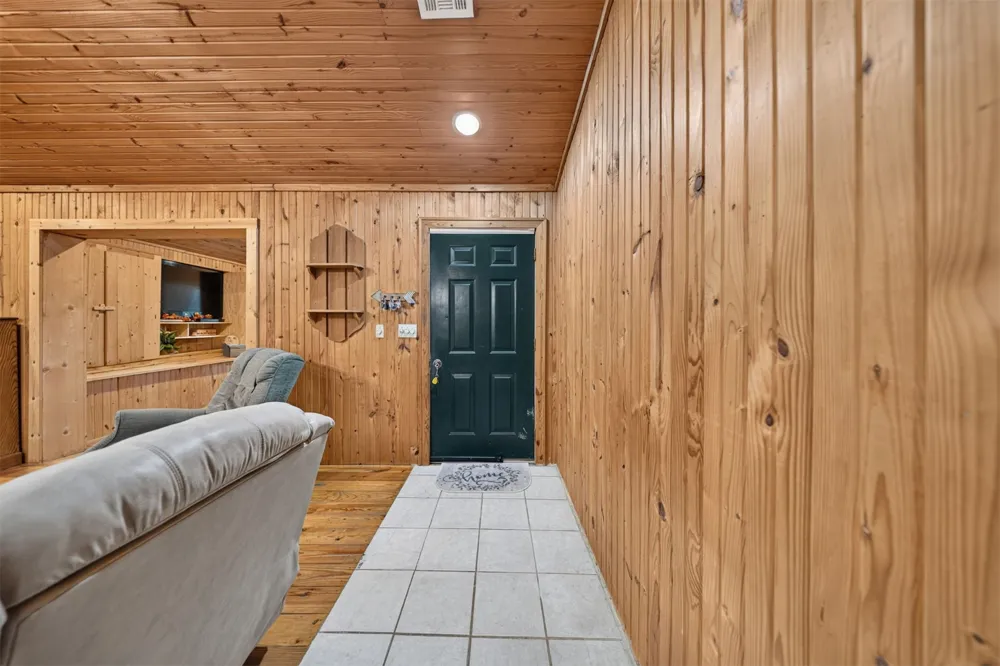 11725 S 437 ROAD Locust Grove, OK 74352