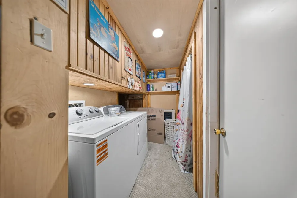 11725 S 437 ROAD Locust Grove, OK 74352