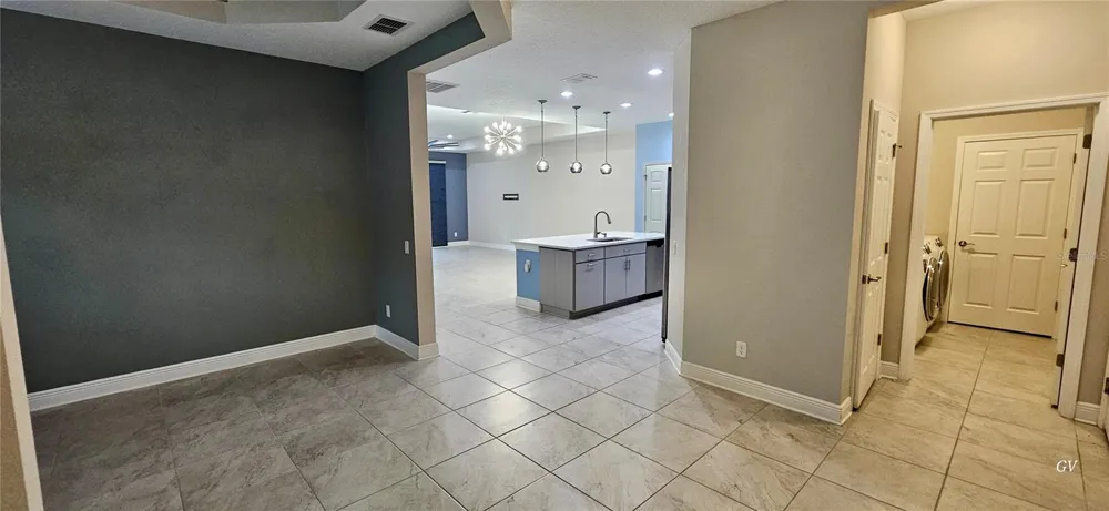 19379 HAWK VALLEY DRIVE Tampa, FL 33647