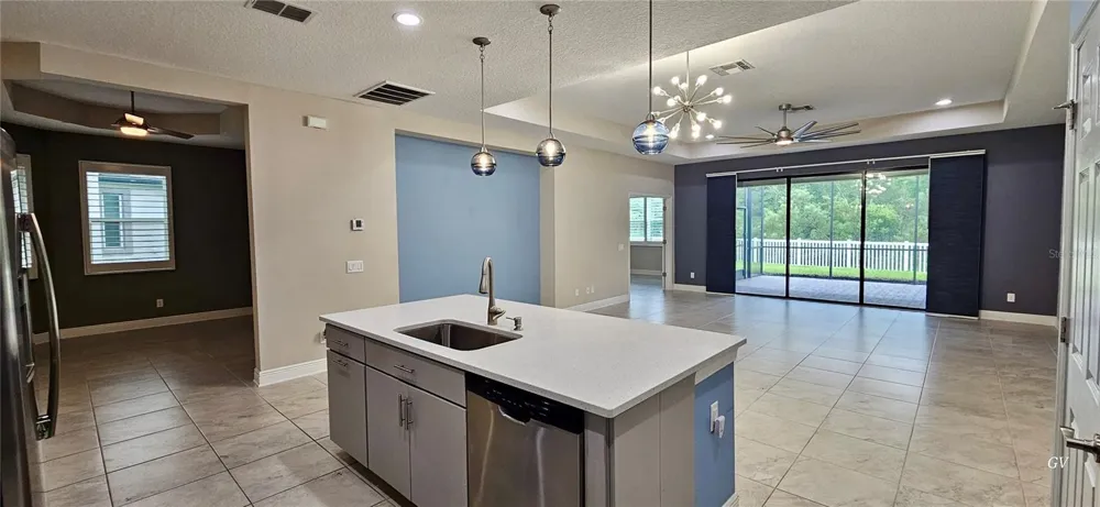19379 HAWK VALLEY DRIVE Tampa, FL 33647