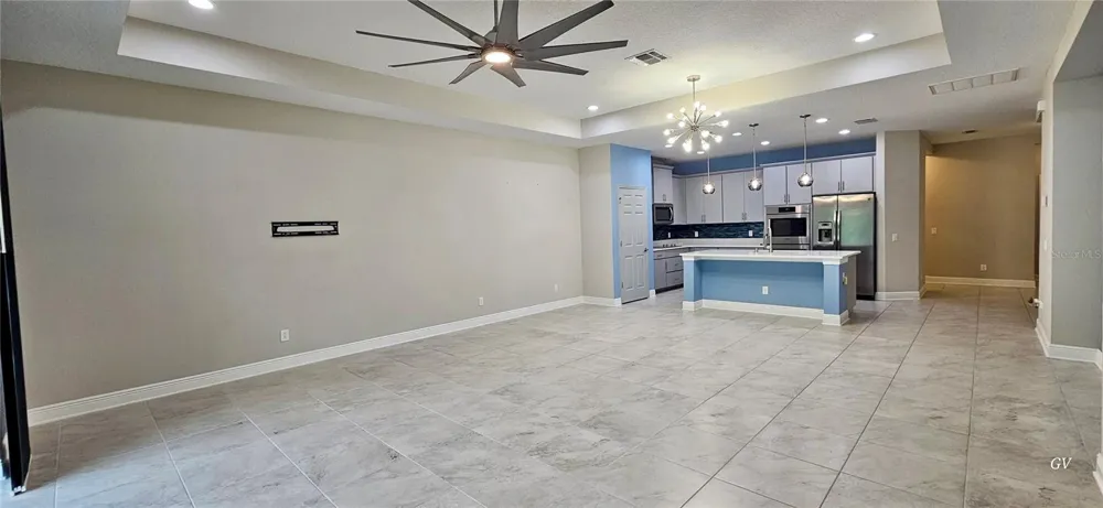 19379 HAWK VALLEY DRIVE Tampa, FL 33647